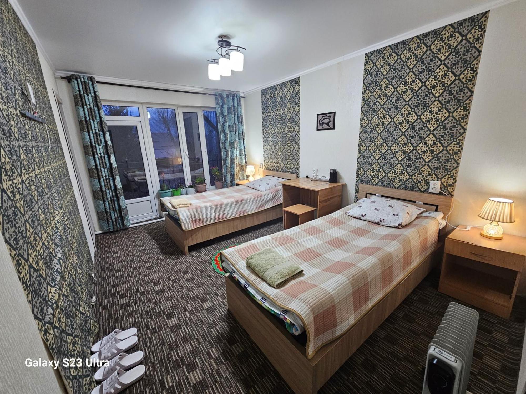 Guest House Mira Kochkor ภายนอก รูปภาพ