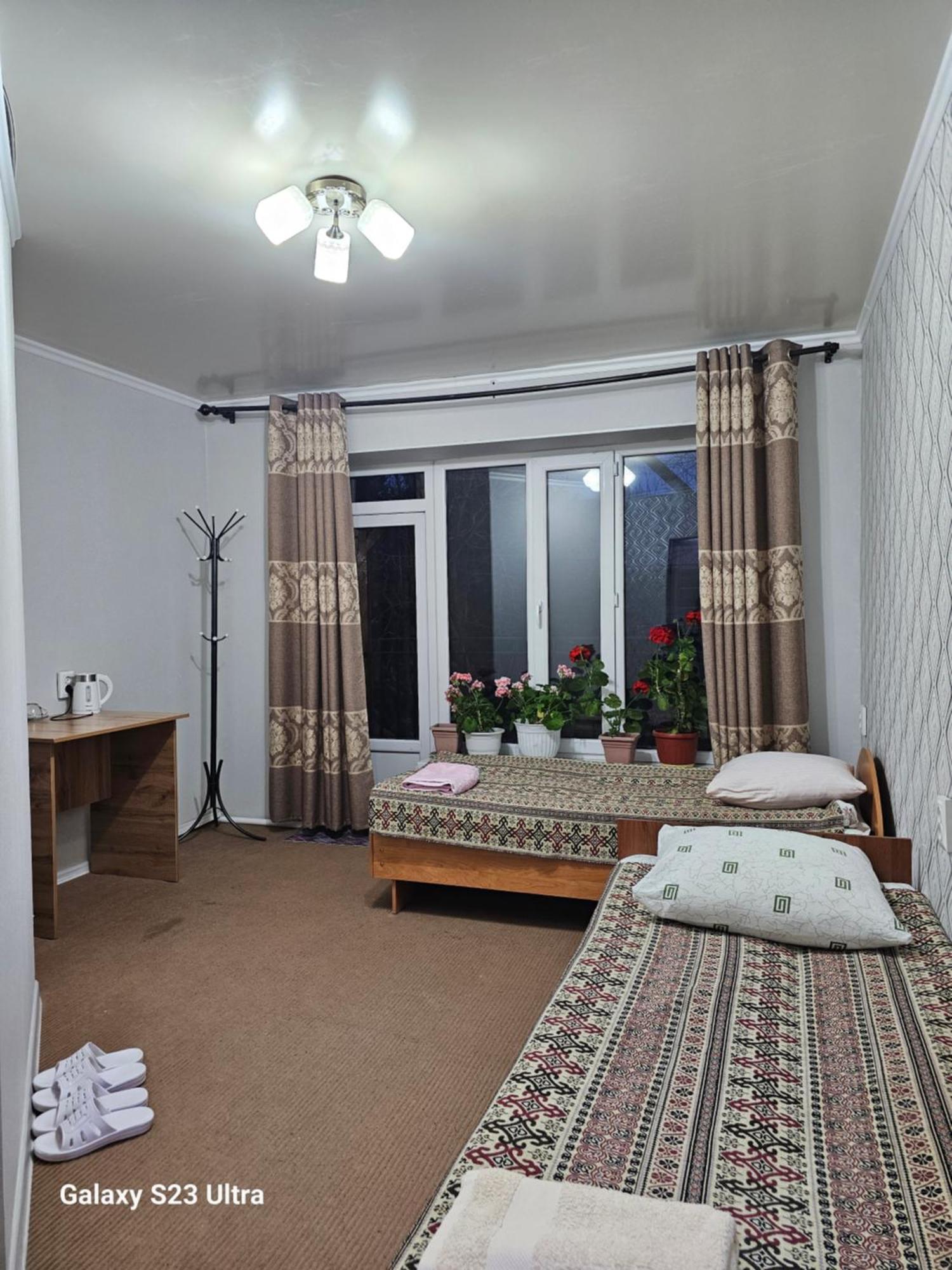 Guest House Mira Kochkor ภายนอก รูปภาพ