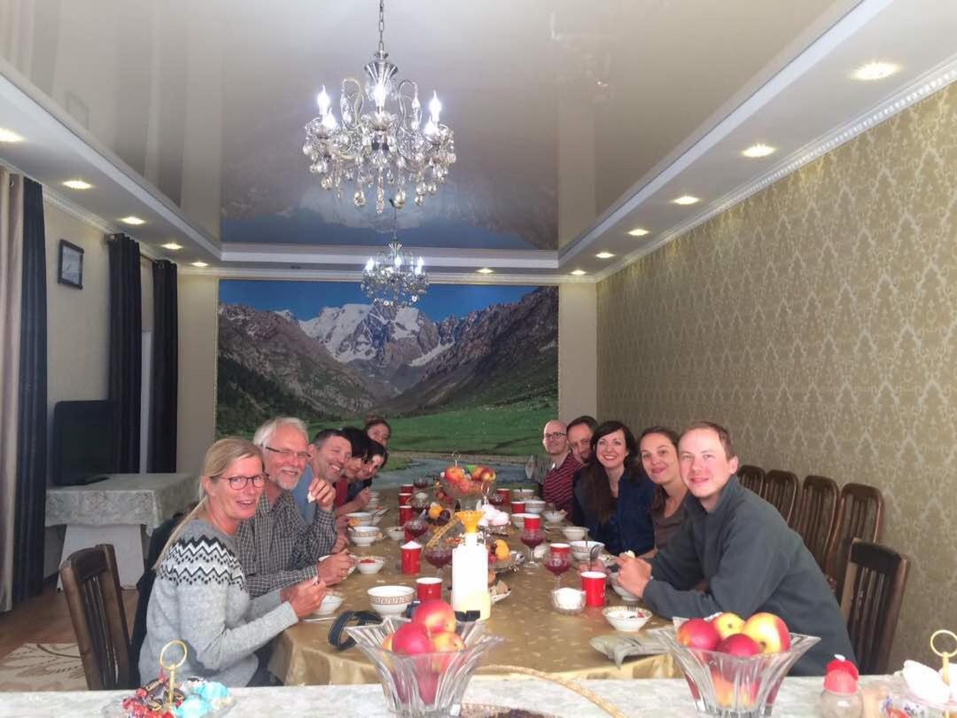 Guest House Mira Kochkor ภายนอก รูปภาพ